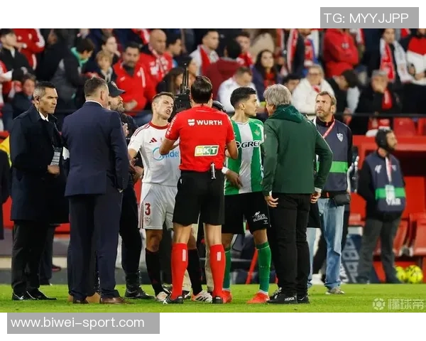 马竞因球迷种族歧视和投掷杂物被欧足联罚款四万欧元